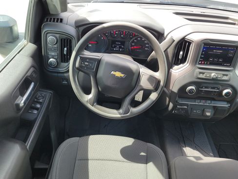Used 2022 Chevrolet Silverado 2500 Custom w/ Custom Value Package AWD/4WD image 17