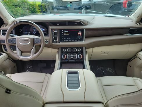Certified 2024 GMC Yukon XL Denali w/ Denali Reserve Package AWD/4WD image 17
