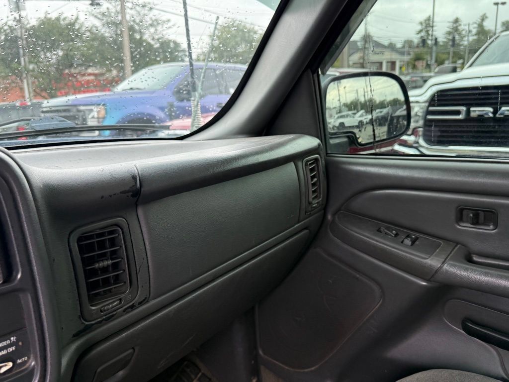 Used 2004 Chevrolet Silverado 1500 4x4 Extended Cab w/ Light Duty Power Package image 18
