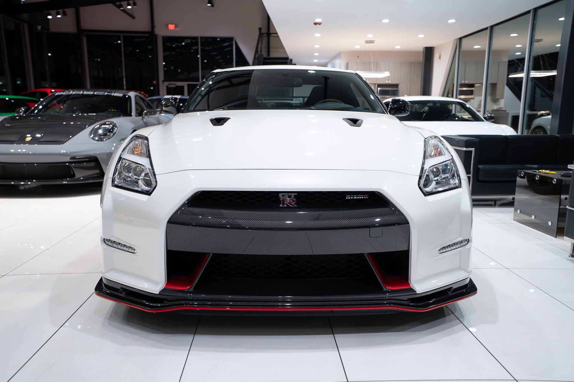 Used 2016 Nissan GT-R NISMO AWD/4WD image 37