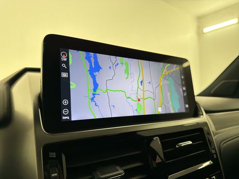 Used 2023 Lexus GX 460 Premium w/ Accessory Package image 24