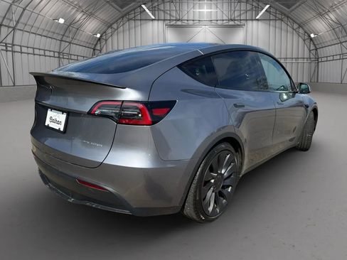 Used 2025 Tesla Model Y Performance image 5