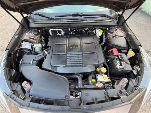 Used 2019 Subaru Outback 3.6R Limited AWD/4WD image 44