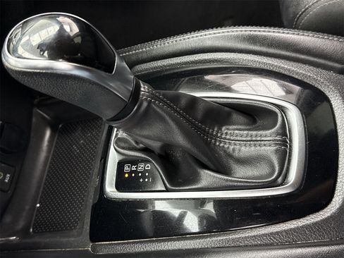 Used 2017 Nissan Rogue SL w/ SL Premium Package image 30