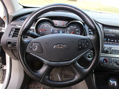 Used 2018 Chevrolet Impala LT image 19