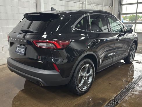 Used 2025 Ford Escape ST-Line AWD/4WD image 3