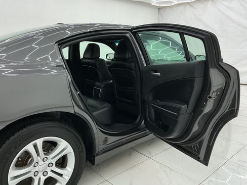 Used 2020 Dodge Charger SXT w/ Leather Interior Group RWD image 23