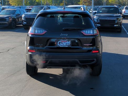 Used 2019 Jeep Cherokee Trailhawk image 7