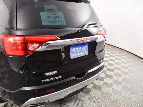 Used 2017 GMC Acadia Denali w/ Technology Package AWD/4WD image 15