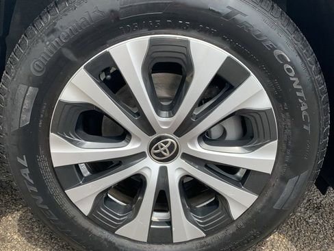 Used 2021 Toyota Corolla LE w/ Carpet Mat Package (TMS) FWD image 16
