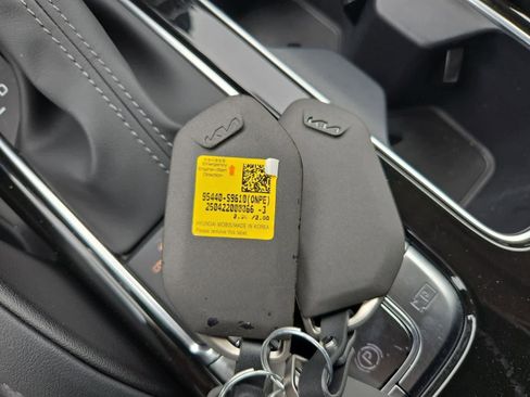 Used 2025 Kia Telluride SX image 35