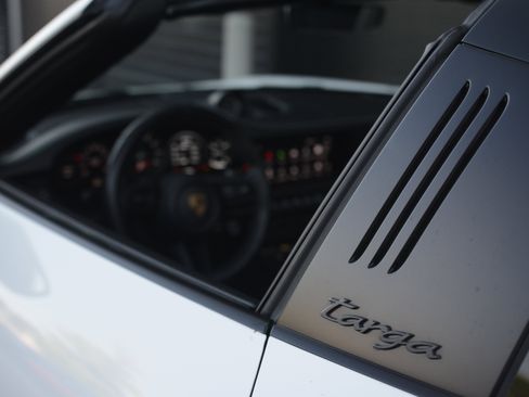 Certified 2022 Porsche 911 Targa 4 GTS AWD/4WD image 32