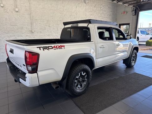 Used 2019 Toyota Tacoma TRD Off-Road image 8