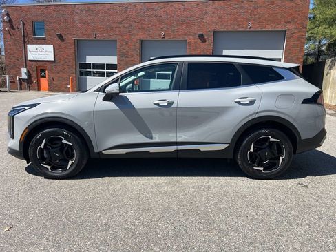 Certified 2026 Kia Sportage EX w/ EX Panorama Roof Package AWD/4WD image 2