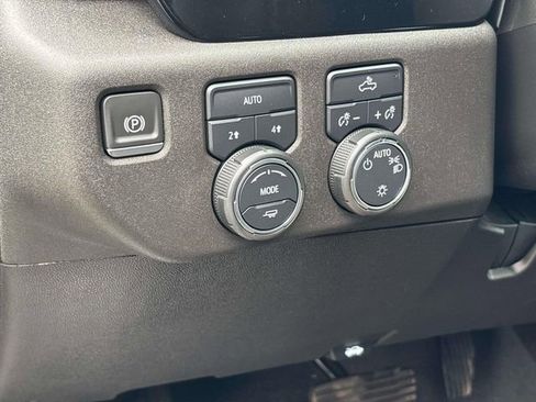 Used 2024 Chevrolet Silverado 1500 LT image 19