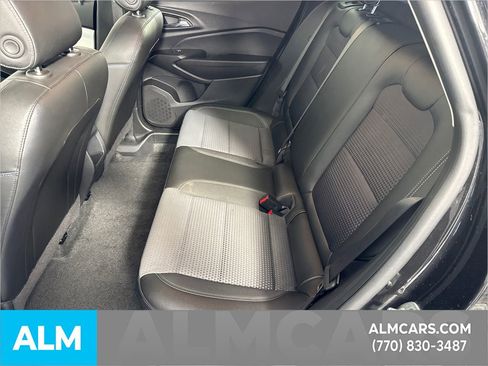 Used 2025 Chevrolet Trax LT w/ LT Convenience Package image 24