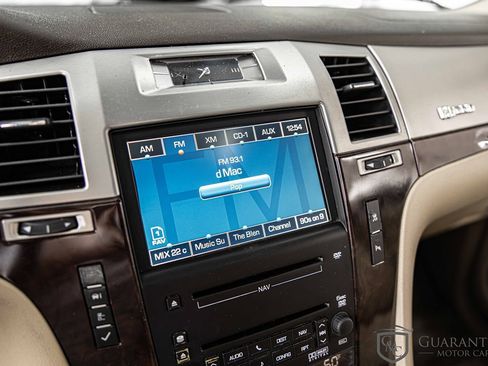 Used 2010 Cadillac Escalade 2WD Hybrid image 30