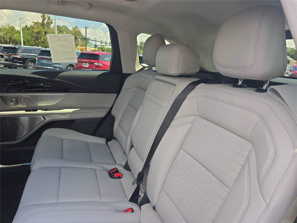 New 2026 Lincoln Nautilus Reserve AWD/4WD image 10