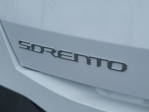 Used 2025 Kia Sorento EX image 7