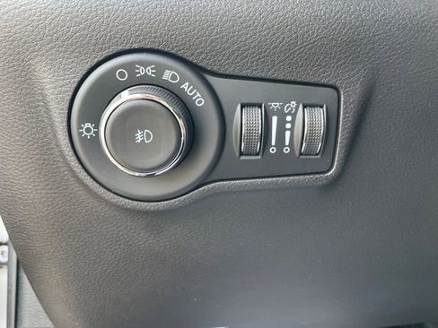 Used 2023 Jeep Compass Latitude w/ Sun and Sound Group AWD/4WD image 25