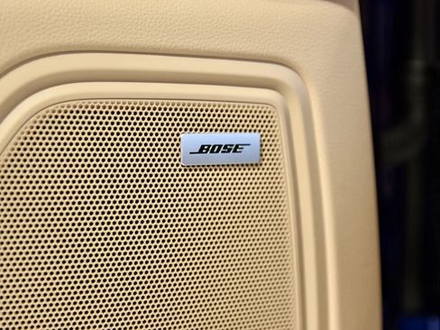 Used 2023 Porsche Macan Base image 14