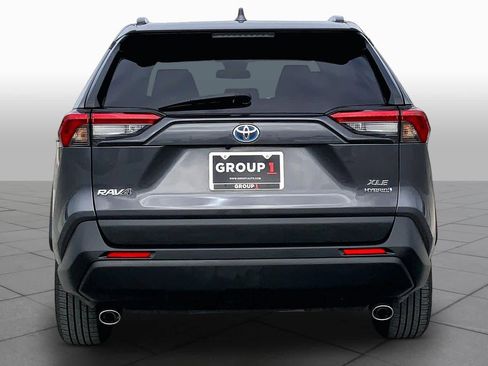 Used 2021 Toyota RAV4 XLE w/ Convenience Package AWD/4WD image 5