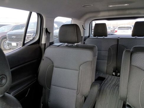 Used 2023 GMC Acadia SLE w/ Driver Convenience Package FWD image 12