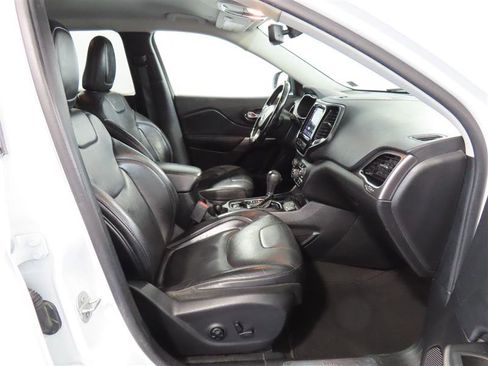 Used 2020 Jeep Cherokee Limited image 35