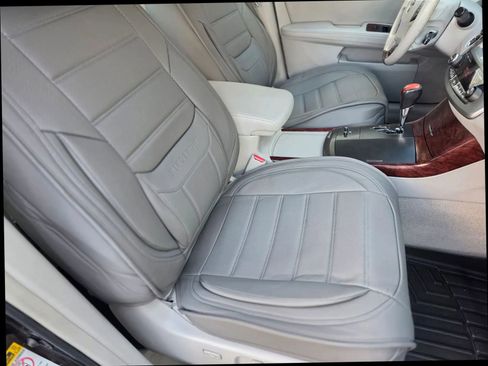 Used 2011 Toyota Avalon Limited image 11