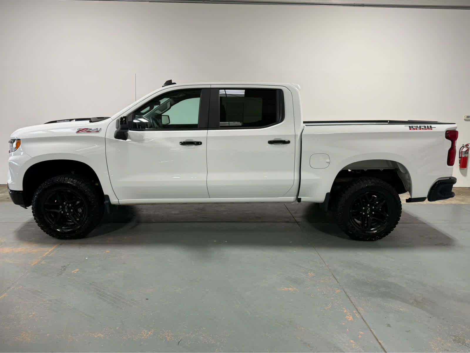 Used 2026 Chevrolet Silverado 1500 LT Trail Boss AWD/4WD image 2