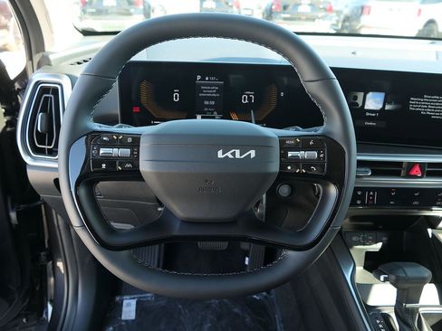 New 2026 Kia Sorento LX FWD image 16