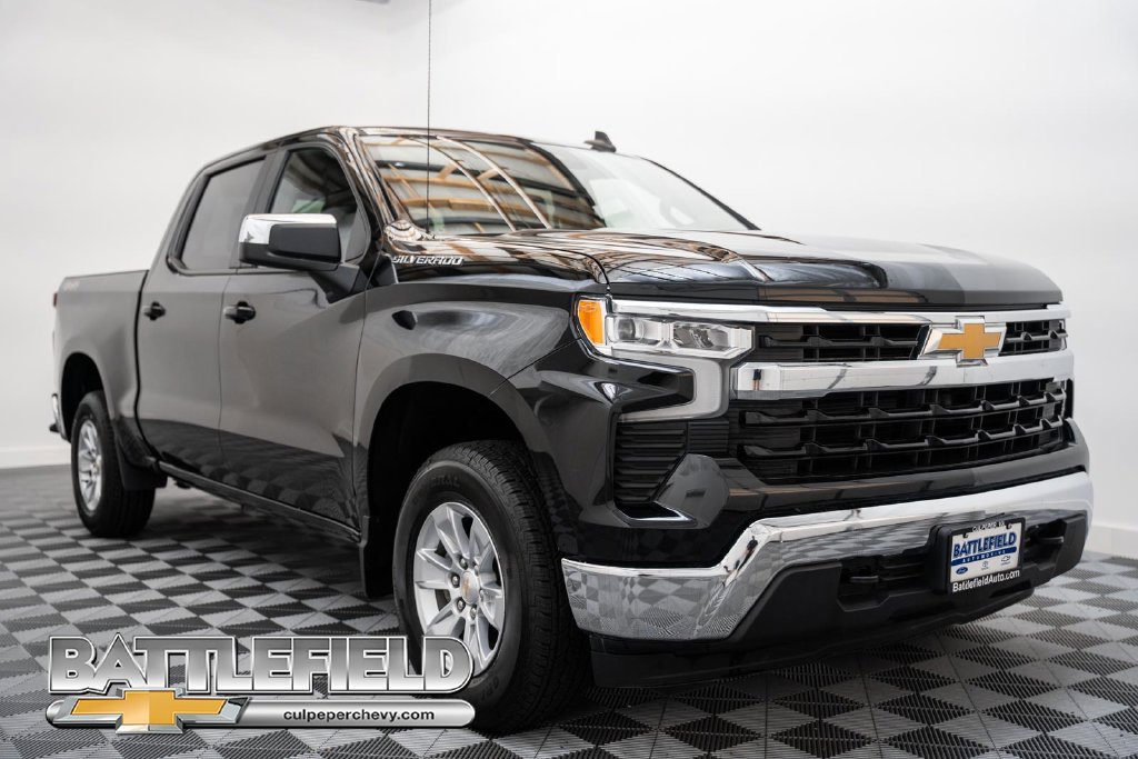 Used 2025 Chevrolet Silverado 1500 LT AWD/4WD image 1