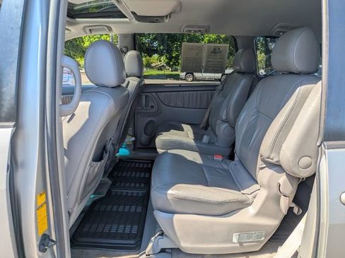 Used 2005 Toyota Sienna FWD image 28