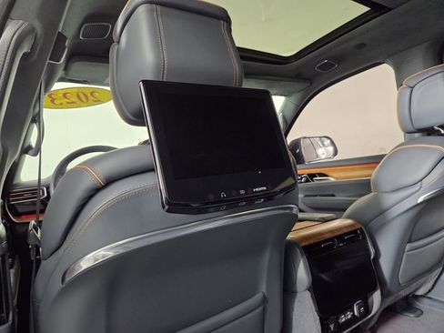 Used 2023 Jeep Grand Wagoneer Series III w/ Rear Seat Video Group 1 AWD/4WD image 29