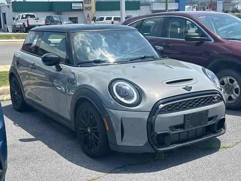 Used 2023 MINI Cooper S w/ Driver Assistance Package FWD image 3