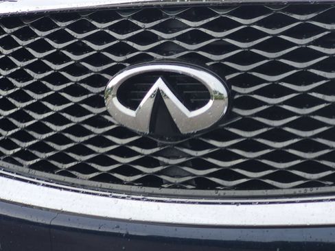 Used 2015 INFINITI QX80 4WD w/ Deluxe Technology Package image 12