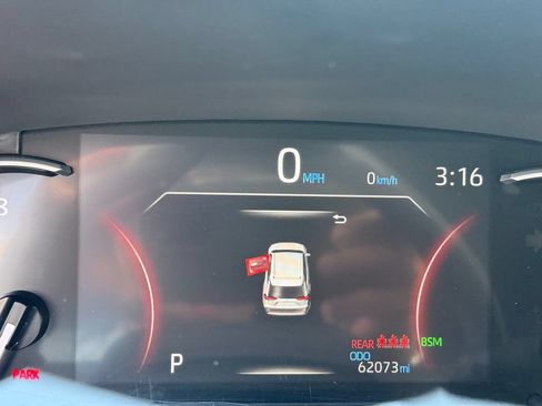 Used 2024 Toyota RAV4 XLE FWD image 16