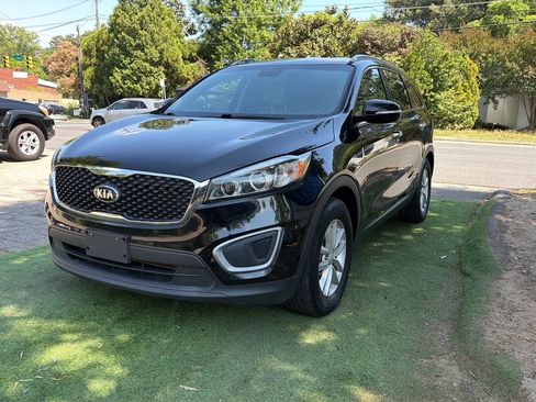 Used 2016 Kia Sorento FWD w/ LX Convenience Package image 4