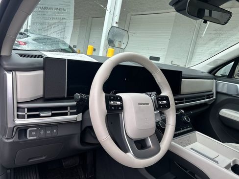 Used 2025 Hyundai Santa Fe SEL image 10