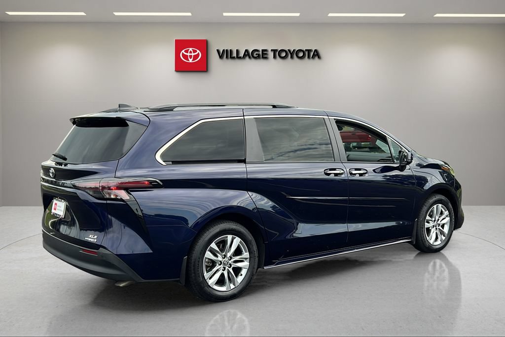Certified 2024 Toyota Sienna XLE AWD/4WD image 5