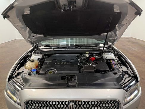 Used 2019 Lincoln Continental Premiere image 19