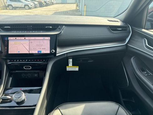 New 2026 Jeep Grand Cherokee Limited w/ Limited Altitude Package image 35