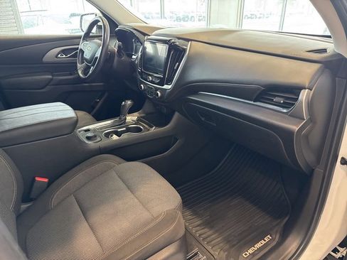 Used 2018 Chevrolet Traverse LT image 27