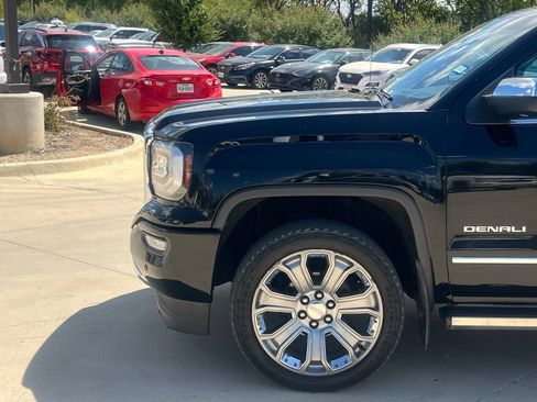 Used 2018 GMC Sierra 1500 Denali w/ Denali Ultimate Package AWD/4WD image 8