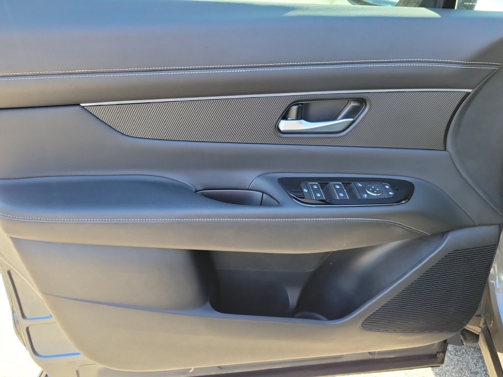 Used 2025 Nissan Murano SV FWD image 20