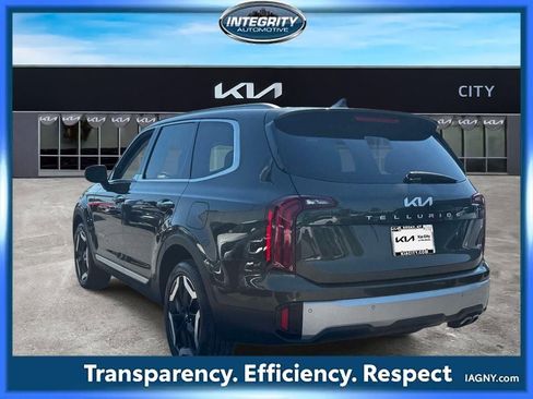 Certified 2023 Kia Telluride S w/ S Sunroof Package AWD/4WD image 5