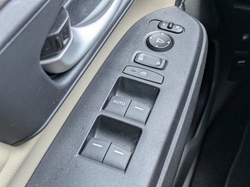Used 2018 Honda CR-V LX image 20