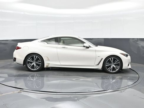 Used 2017 INFINITI Q60 3.0t w/ Premium Plus Package 3.0T RWD image 10