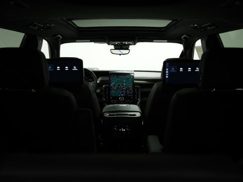 New 2026 GMC Yukon AT4 w/ AT4 Premium Plus Package image 17