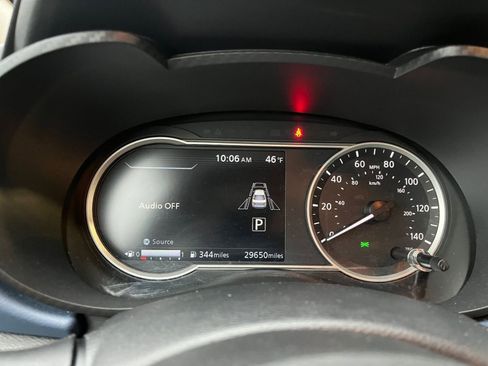 Used 2025 Nissan Versa SV image 10